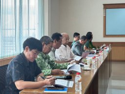 ประชุมคณะกรรมการร่างแผน